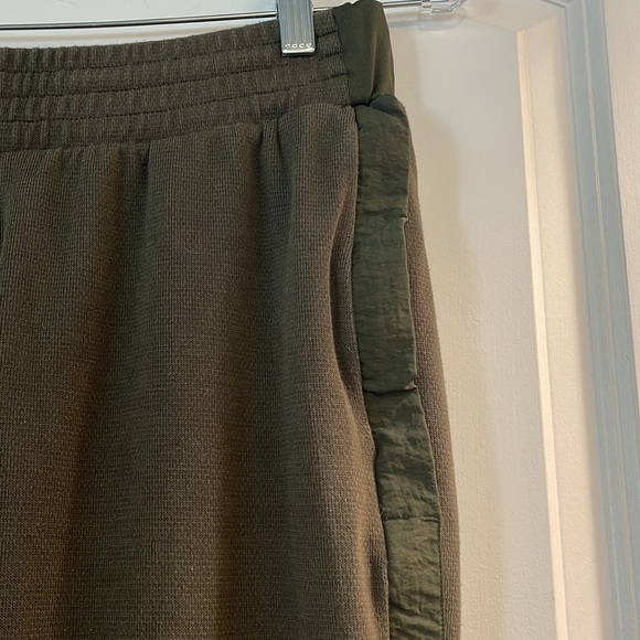 Adidas Medium olive green detailed joggers - Picture 5 of 7